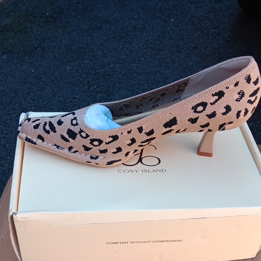 Women's Leopard Print Heels - Tan and Black